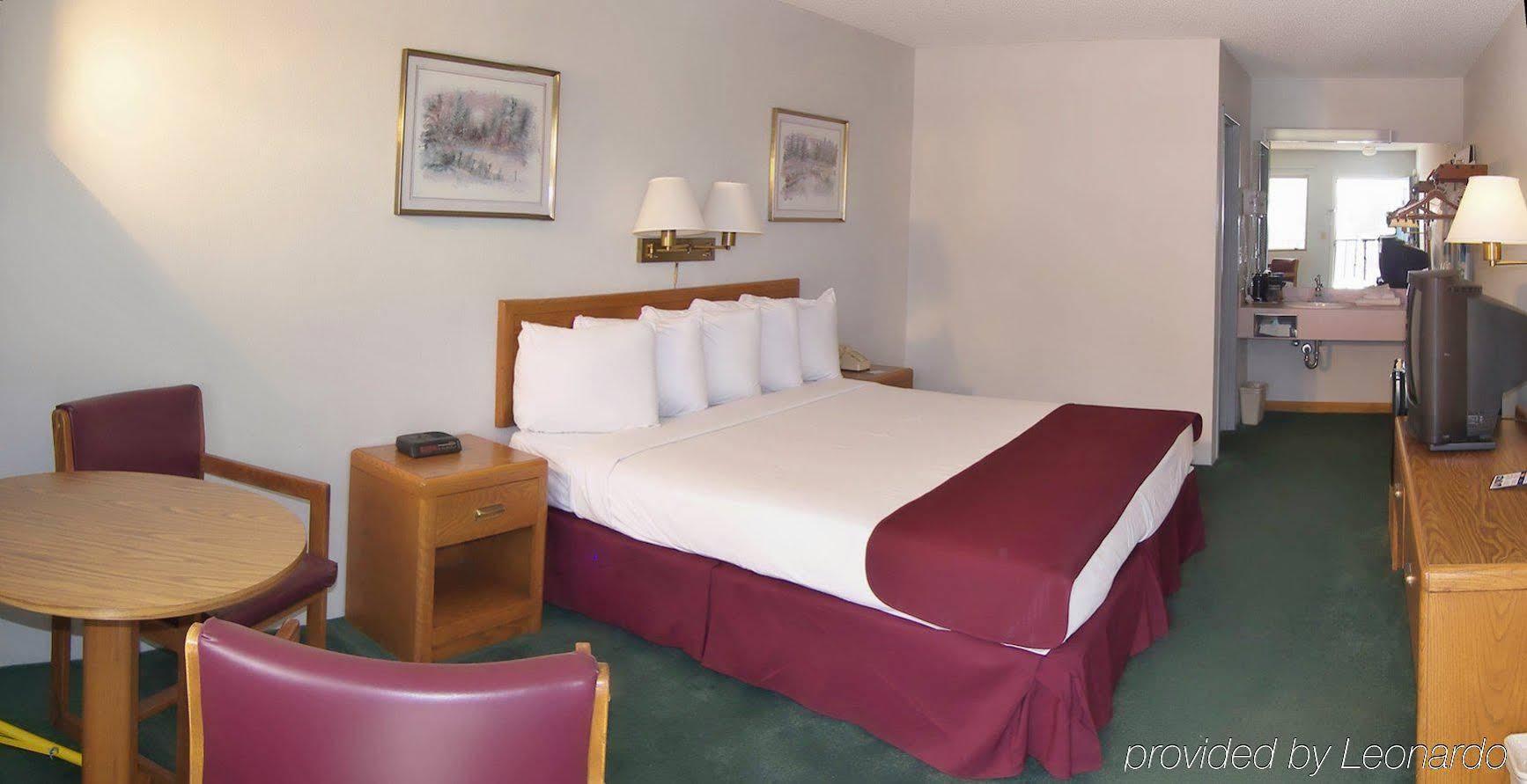 Americas Best Value Inn Saint Ignace Kültér fotó