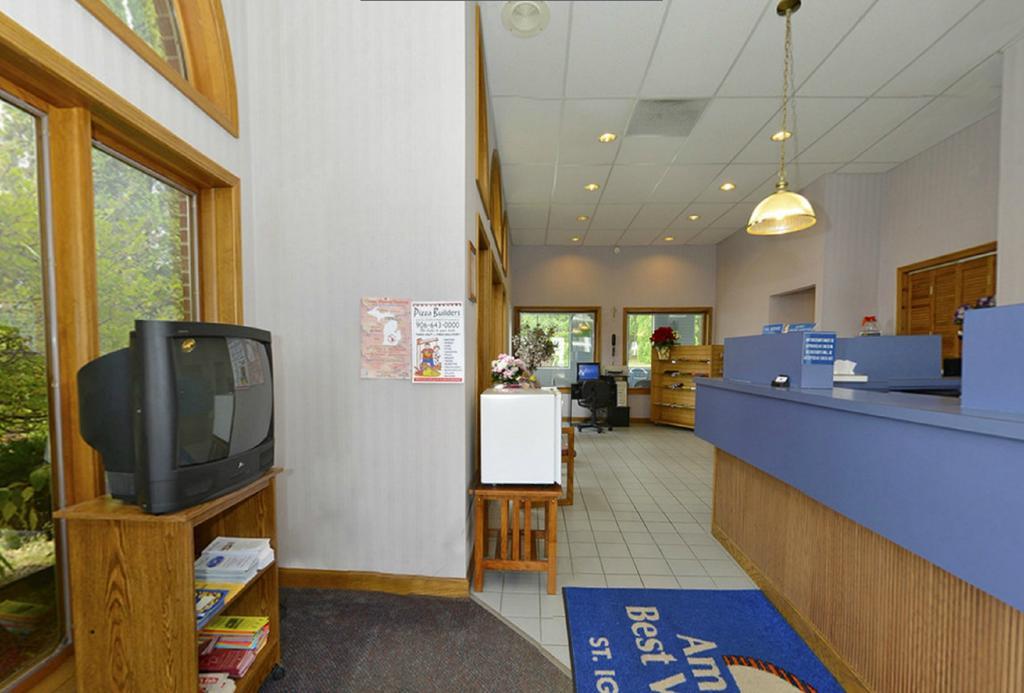 Americas Best Value Inn Saint Ignace Kültér fotó