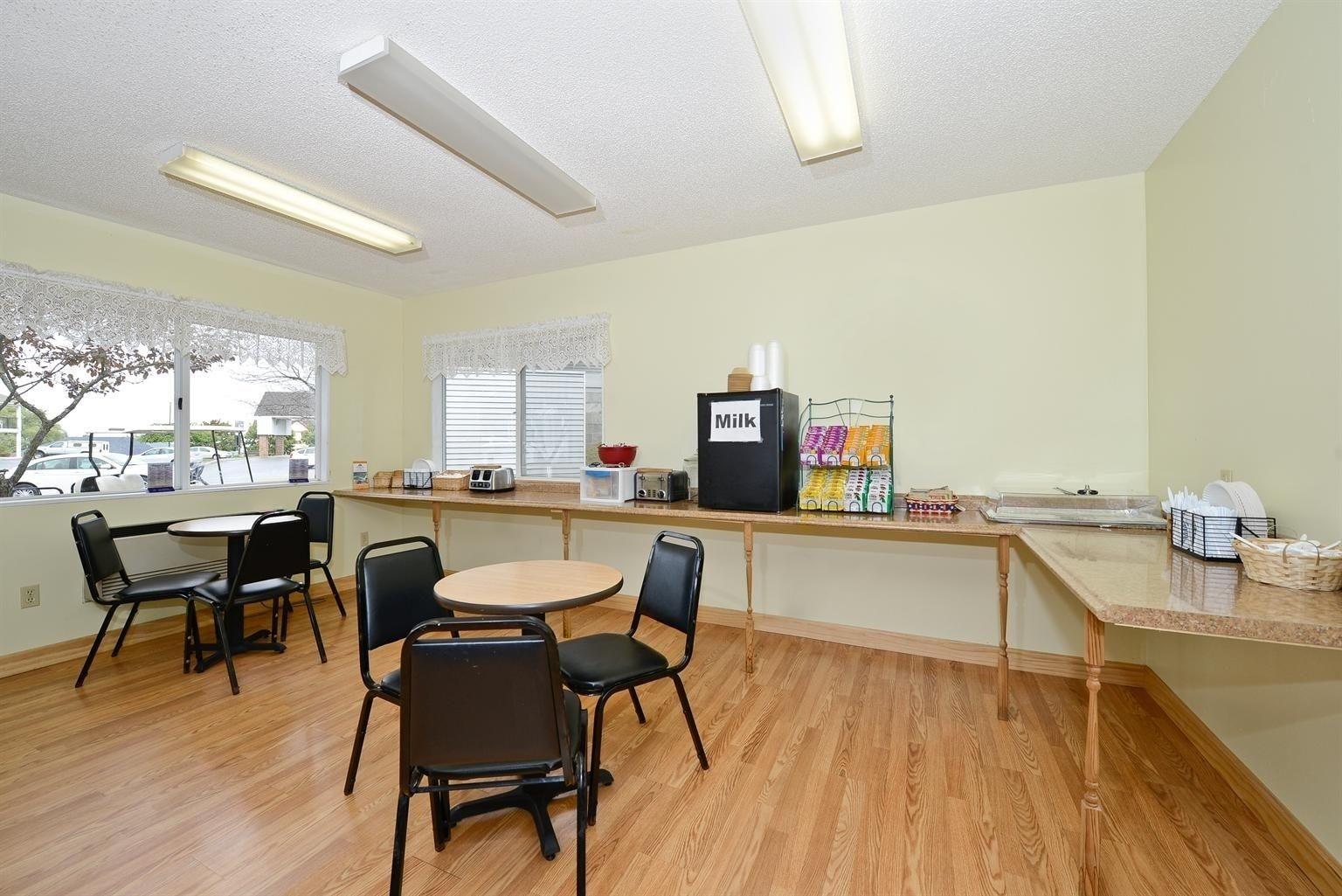 Americas Best Value Inn Saint Ignace Kültér fotó