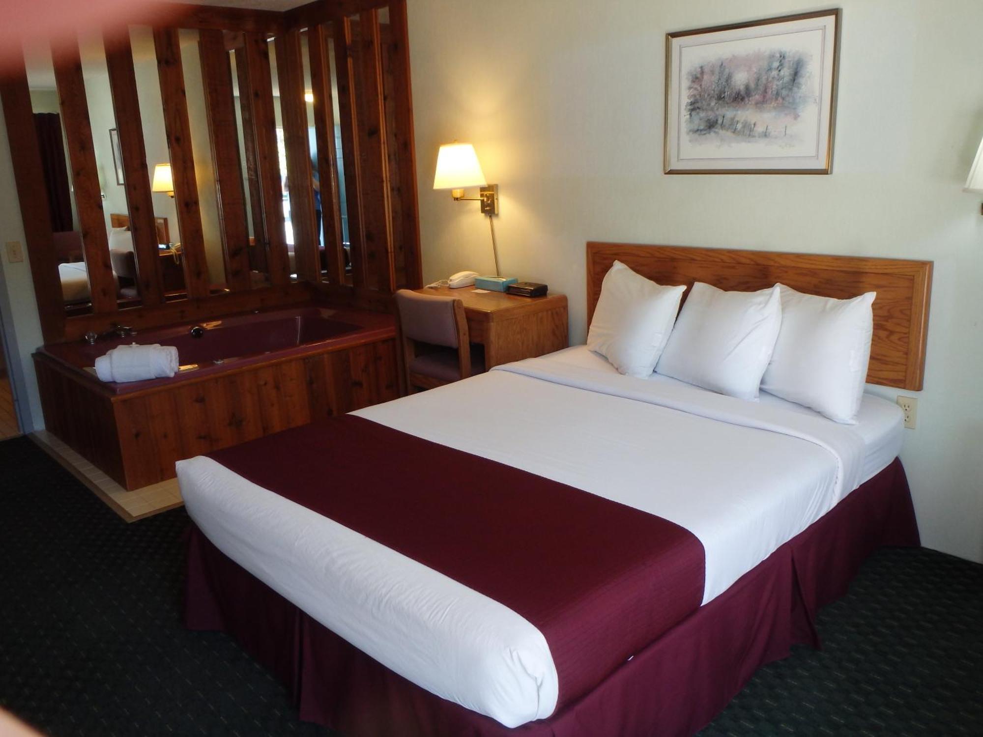 Americas Best Value Inn Saint Ignace Szoba fotó