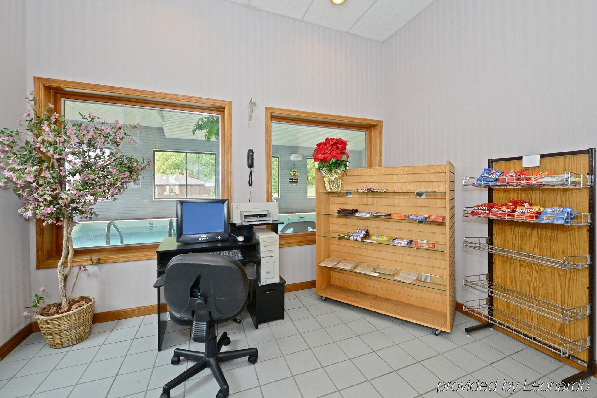 Americas Best Value Inn Saint Ignace Kültér fotó