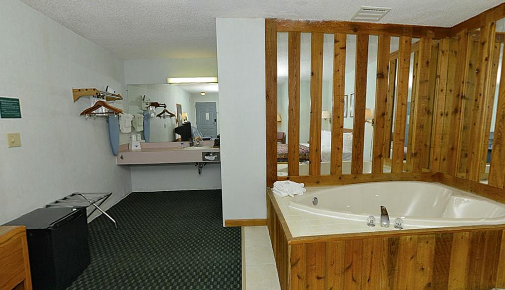 Americas Best Value Inn Saint Ignace Kültér fotó