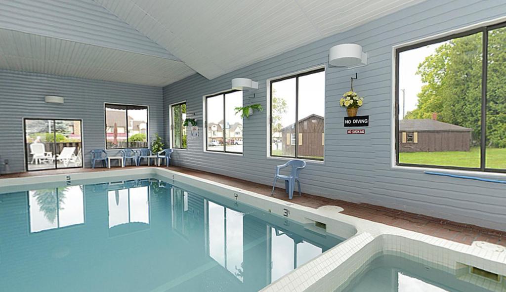 Americas Best Value Inn Saint Ignace Kültér fotó