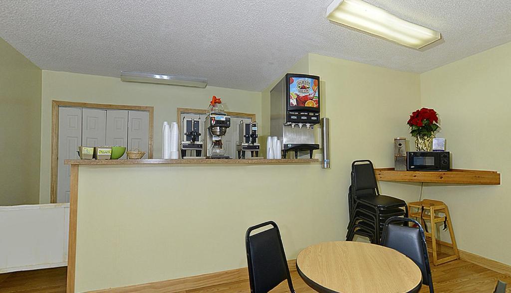 Americas Best Value Inn Saint Ignace Kültér fotó