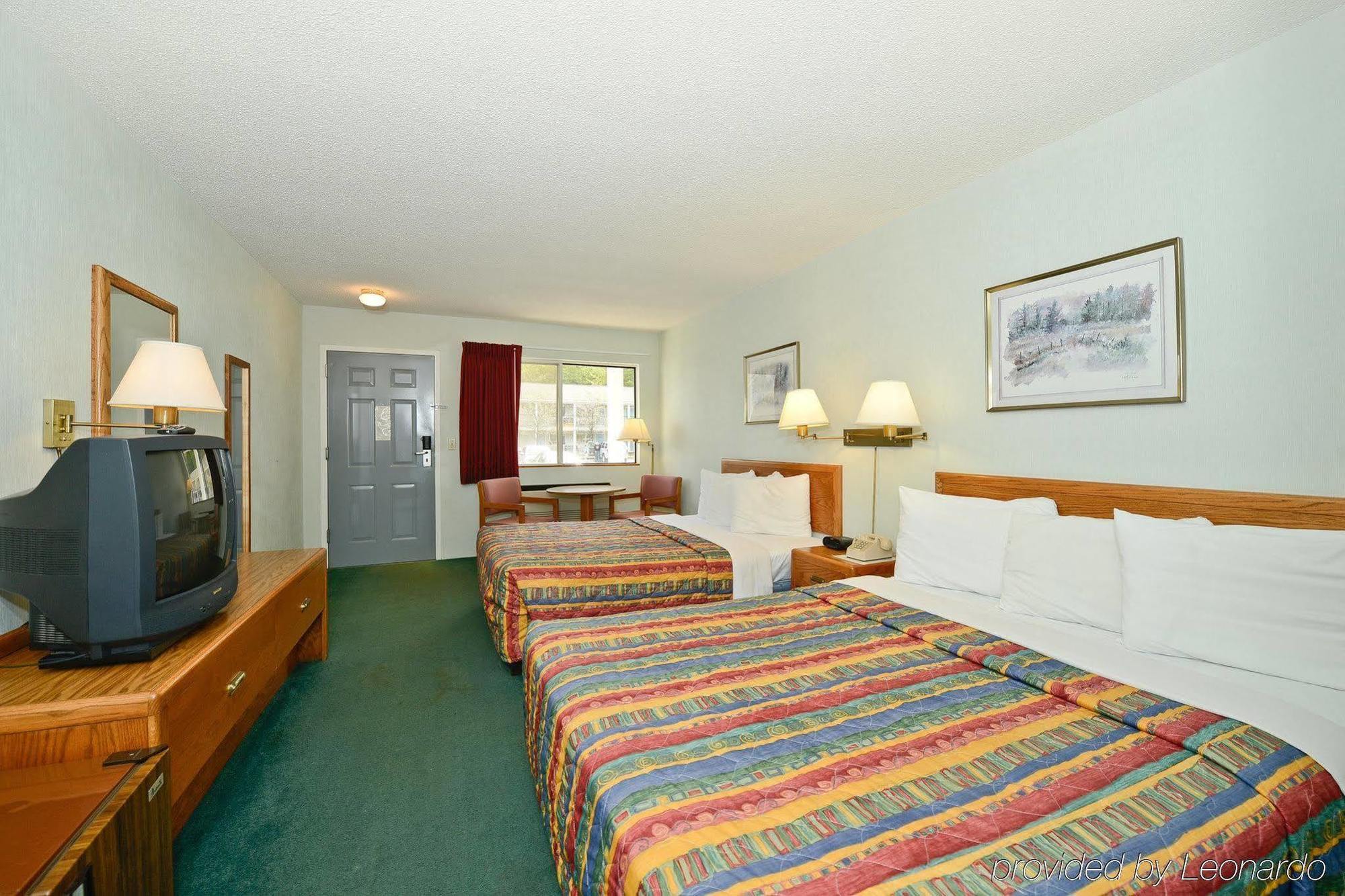 Americas Best Value Inn Saint Ignace Szoba fotó