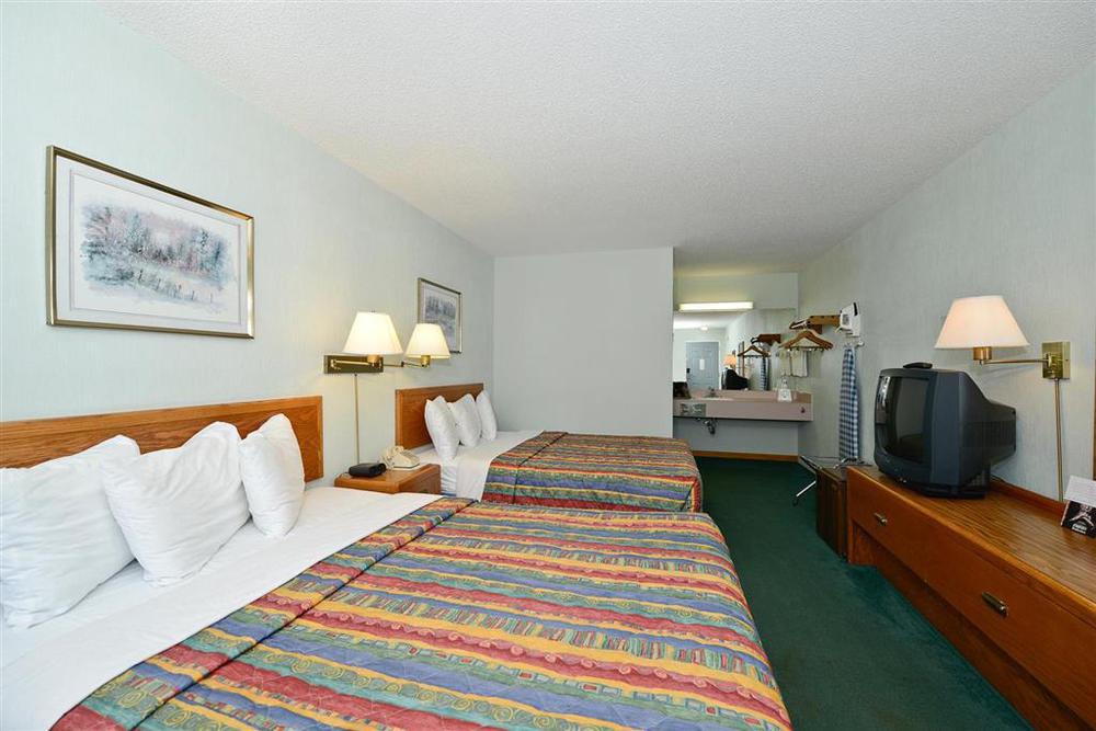 Americas Best Value Inn Saint Ignace Szoba fotó